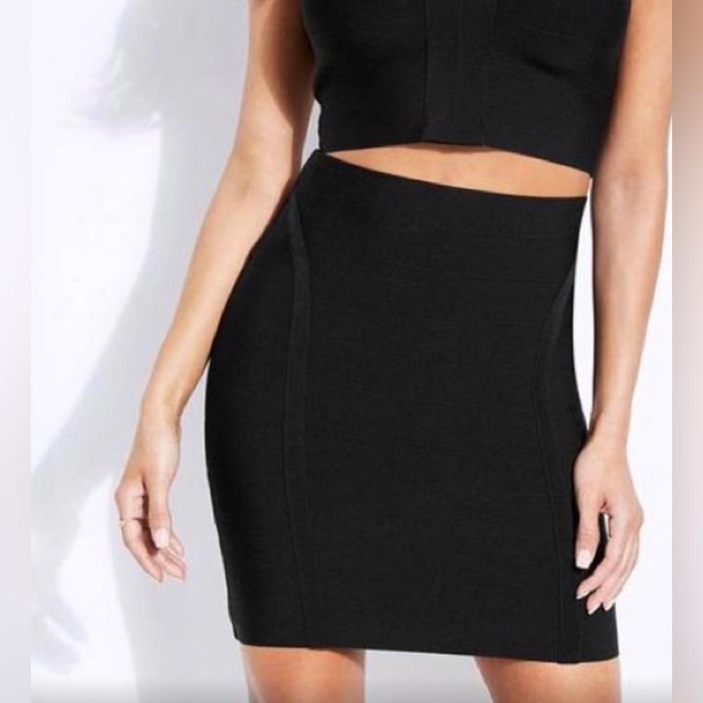 NWOT Guess Black Bandage Bodycon Mini Skirt - Medium